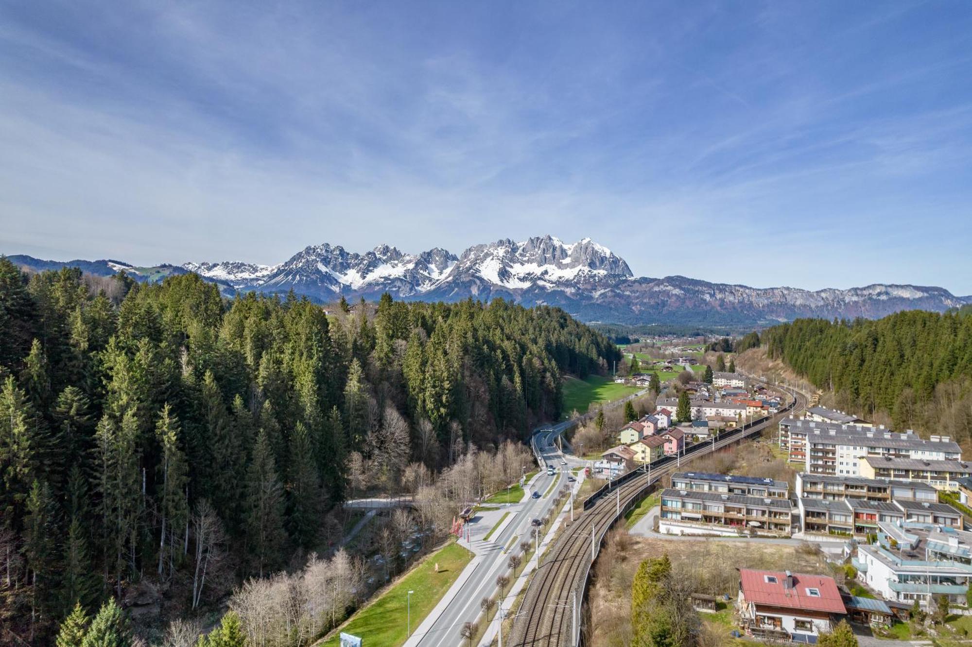 Na-Home Kitzbuehel Streif Buitenkant foto